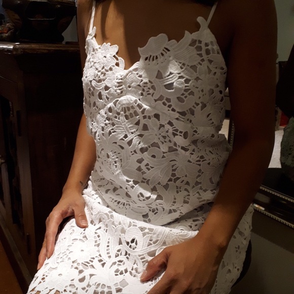 Zara Lace Dress - Picture 4 of 4